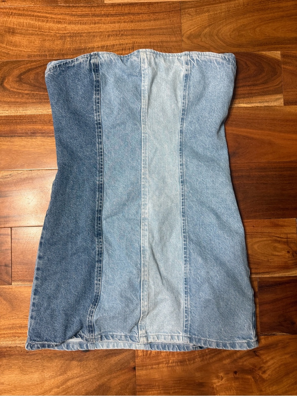 PrettyLittleThing Light Blue Denim Tube Dress - Picture 2 of 5